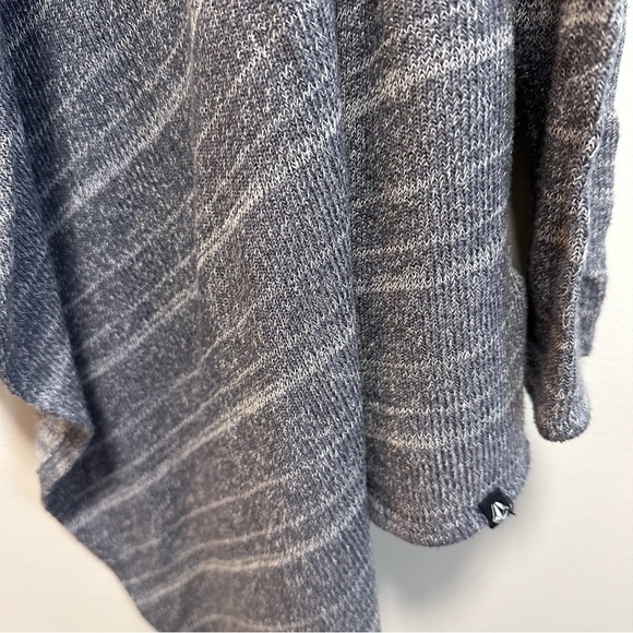 Volcom Cardigan - Picture 5 of 6